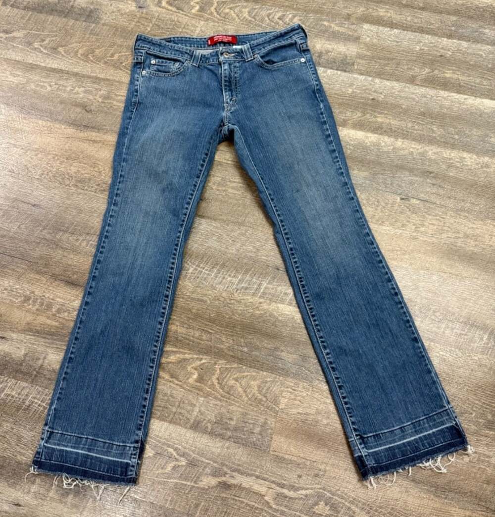 Womens Levis Nouveau Low Slim Boot cut Stretch 545 Jeans raw hem 10M